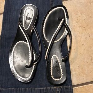 COPY - Women’s 9 Black/white flip flop style Cole Haan